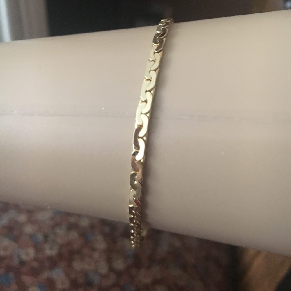Gold tone chain bracelet